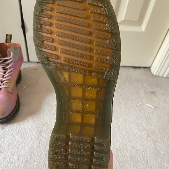 COPY - Holographic pink doc martens - Picture 4 of 4